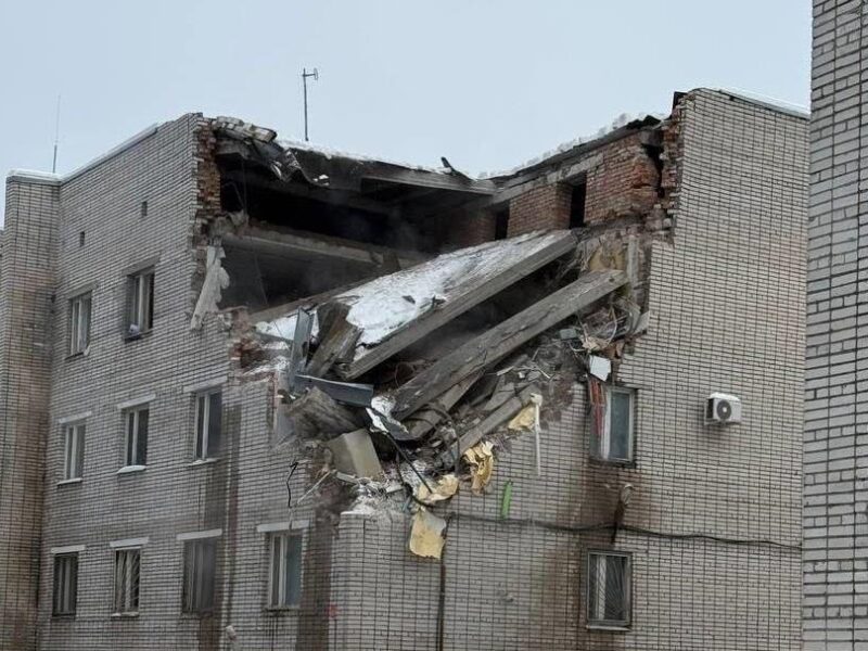В РФ стався вибух у військовій комендатурі: рухнули два поверхи, є жертви