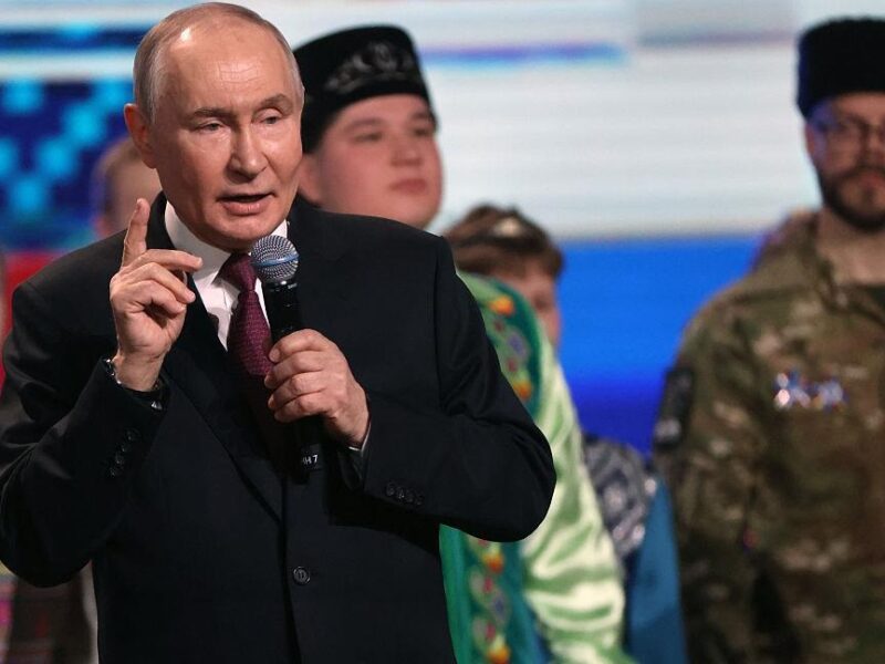 В РФ вирішили відключати росіянам зв’язок “на вимогу” Путіна