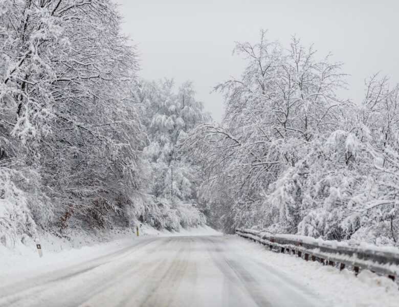 В Україні оголосили І рівень небезпеки через ожеледицю