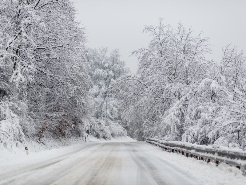 В Україні оголосили І рівень небезпеки через ожеледицю