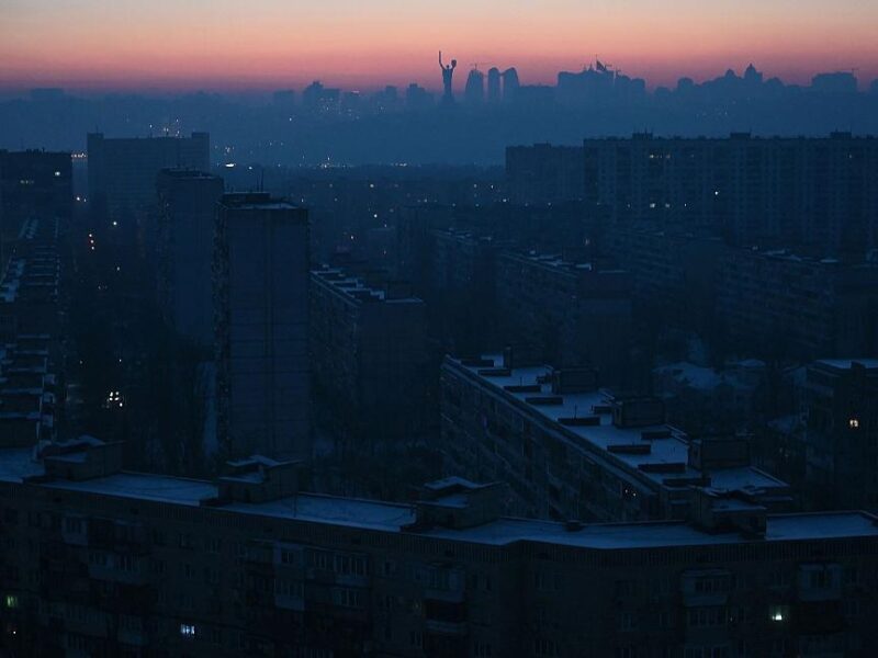 В Україні продовжили цілодобові відключення