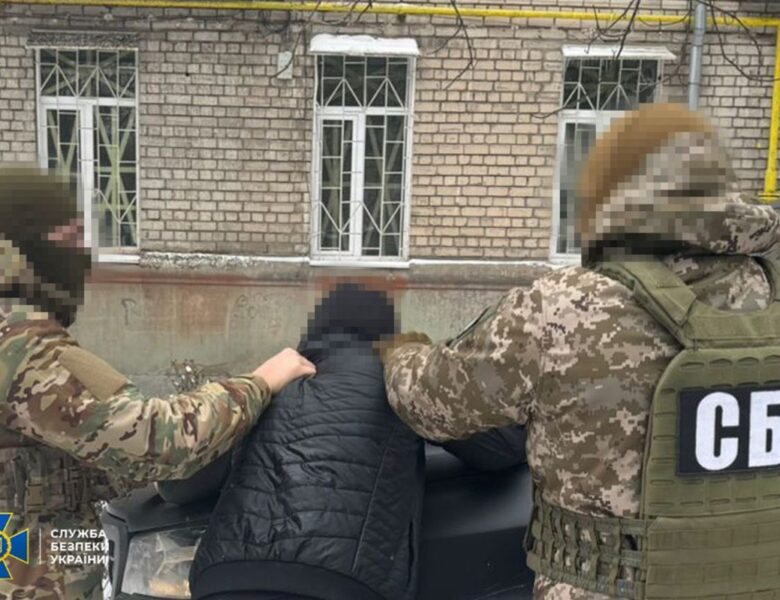 В Україні викрили сімох торгівців “трофейною” зброєю