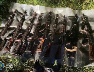 В Україні зірвали канал продажу “трофейної” зброї