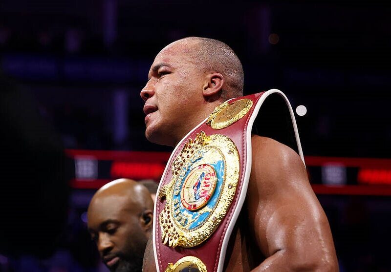 Важковаговики Вордлі та Дюбуа зустрінуться на рингу 9 травня