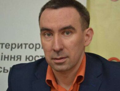 Відомий львівський митник-пенсіонер Вісьтак судиться за повернення скасованої інвалідності