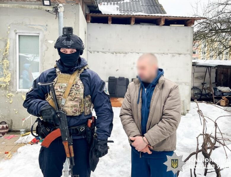 Викрав авто з полігону і відстрілювався: затримання дезертира