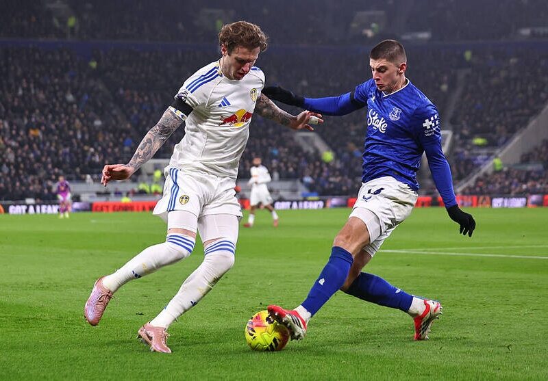 Віталій Миколенко з перших хвилин у грі Евертона