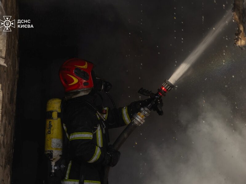 Внаслідок атаки РФ зруйновані житлові будинки на Софіївській Борщагівці