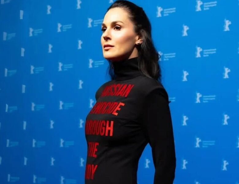 Єфросиніна вразила червону доріжку Берлінале сильним перформансом