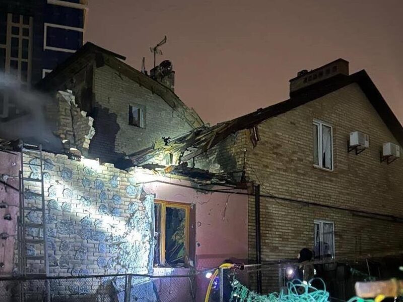 З’явилися фото з наслідками атаки РФ на Київ