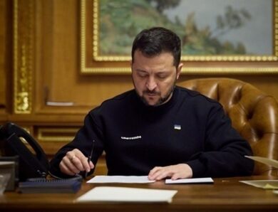 Зеленський підписав указ про службу 60+