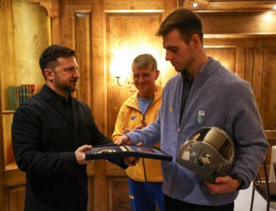 Зеленський зустрівся із Гераскевичам і вручив йому орден