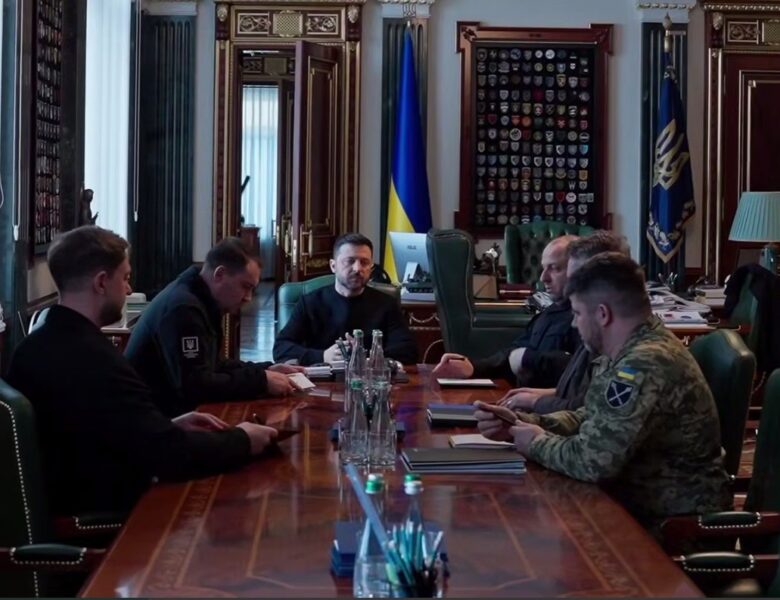Зеленський зустрівся з переговорною командою