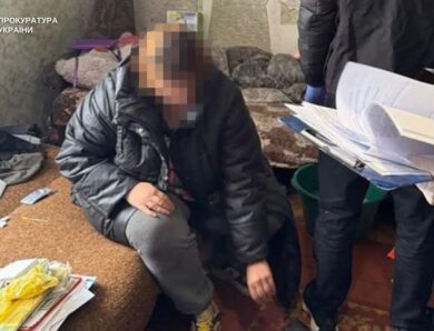 Жінка виманила у військового майже мільйон, вдаючи стосунки на відстані