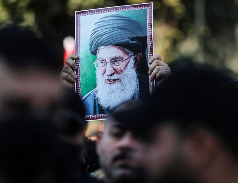 Знайдено тіло загиблого лідера Ірану – ЗМІ