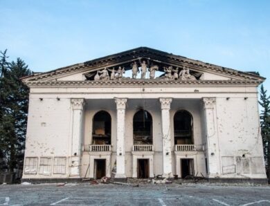 Зразковий концтабір: навіщо РФ відкриває драмтеатр та музей у Маріуполі