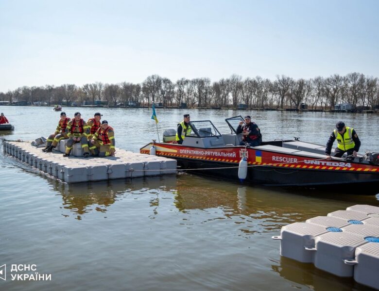 Рятувальники Одещини та Черкащини відпрацювали спільні дії на воді.