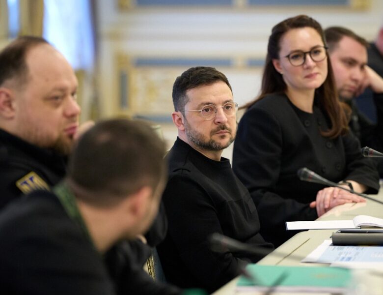 Брифінг Володимира Зеленського і членів Кабміну й Верховної Ради за підсумками спільної наради