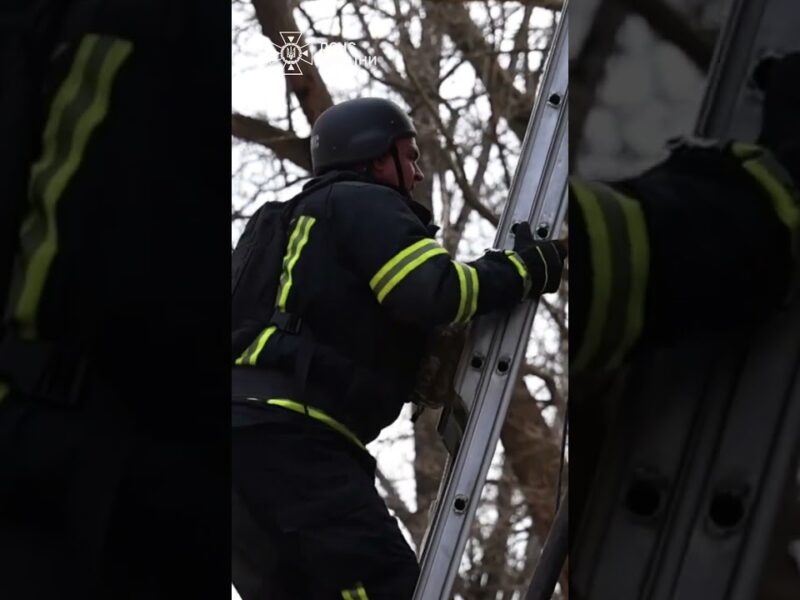 ЖАХ! росіяни вгатили по багатоповерхівці у Дніпрі