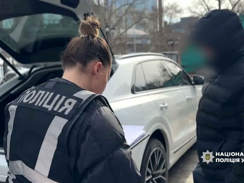 Торгували посвідченнями: в Одесі поліція викрила представників громадської організації
