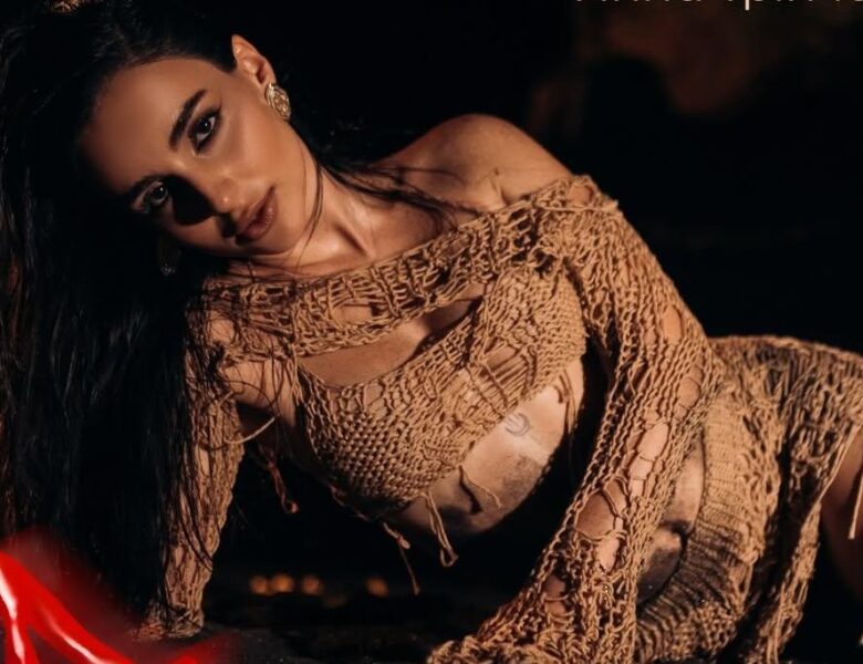 Анна Трінчер впала на сцені