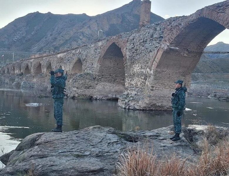 Азербайджан стягує сили до іранського кордону – ЗМІ