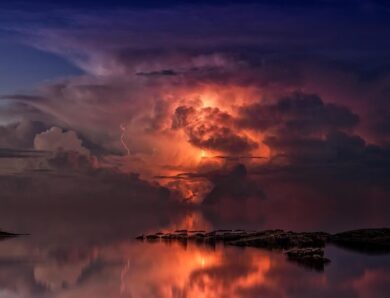 Березневі магнітні бурі: коли Земля “втратить спокій” і як уберегтися