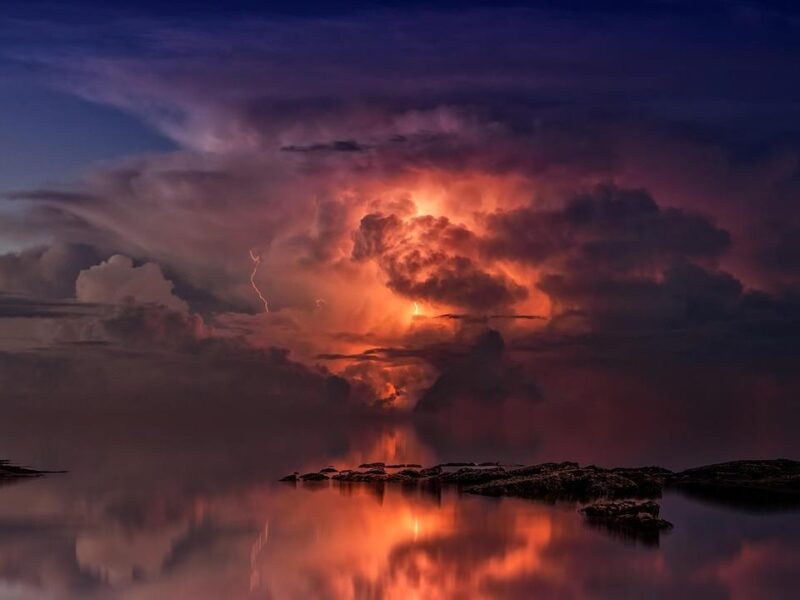 Березневі магнітні бурі: коли Земля “втратить спокій” і як уберегтися