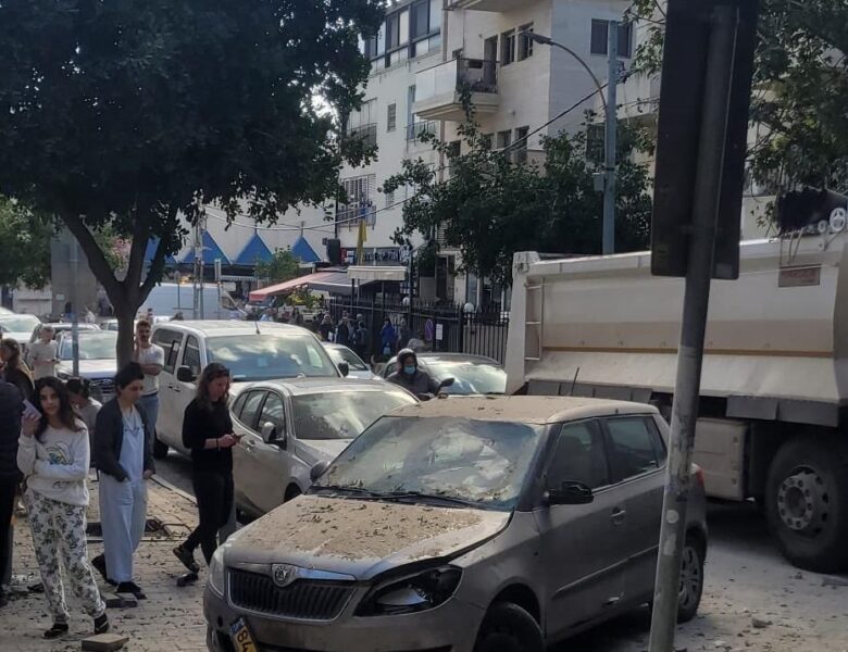 Частини іранської ракети впали під посольством України в Ізраїлі