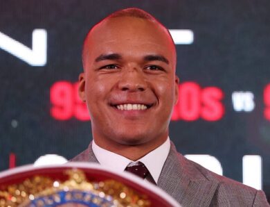 Чемпіон WBO зробив вибір між Усиком та Ітаумою