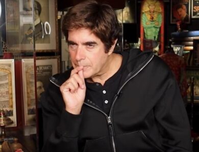 Девід Копперфілд йде зі сцени на тлі скандалу з Епштейном