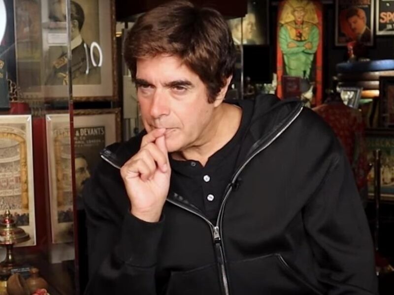 Девід Копперфілд йде зі сцени на тлі скандалу з Епштейном