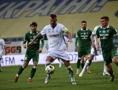 Динамо наздогнало і випередило Оболонь із пенальті Ярмоленка