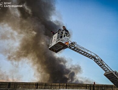 Дрон росіян влучив біля ресторану в Харкові: є постраждалі