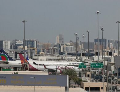 Дрони впали на території дубайського аеропорту: четверо поранених