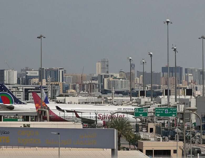 Дрони впали на території дубайського аеропорту: четверо поранених