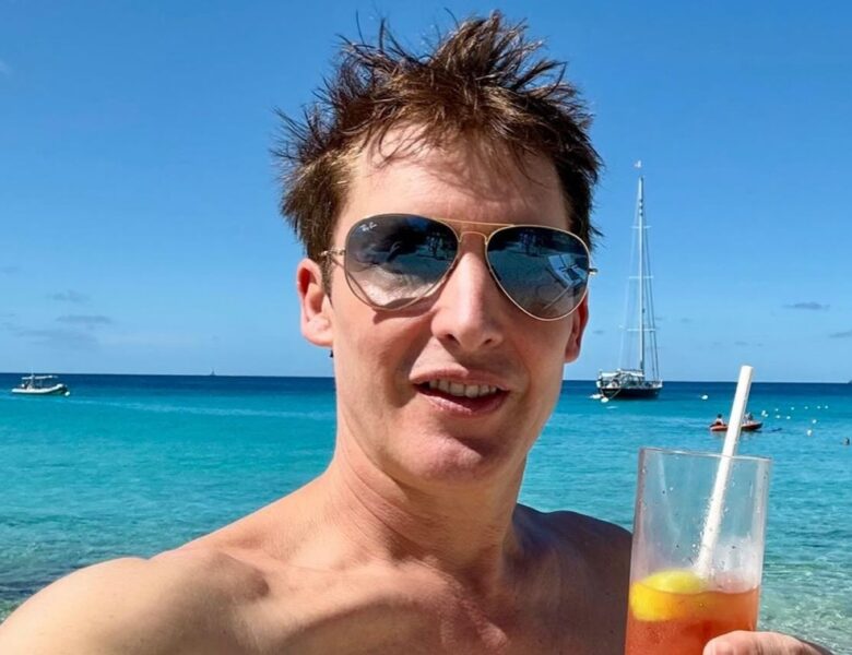 Джеймс Блант у шапці з гербом Росії: українці вибухнули критикою