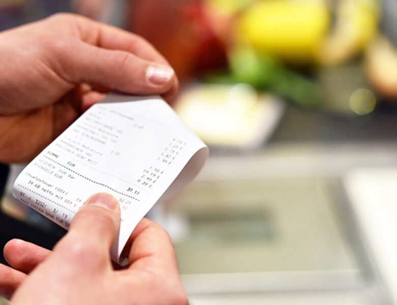 Фейкові чеки замість справжніх: викрито схему у м’ясній торговельній мережі