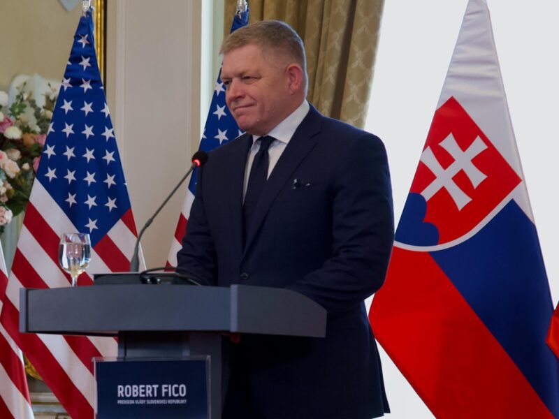 Фіцо назвав умову зустрічі з Зеленським