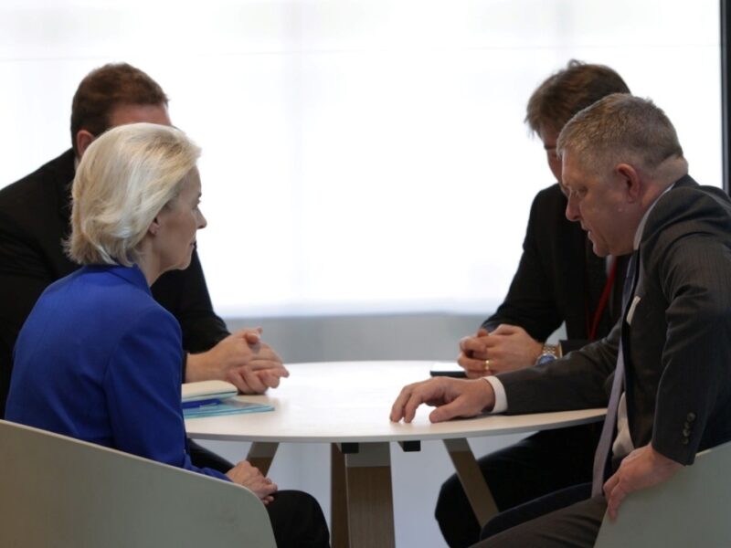 Фіцо зі знімками переконував фон дер Ляєн, що нафтопровід Дружба цілий