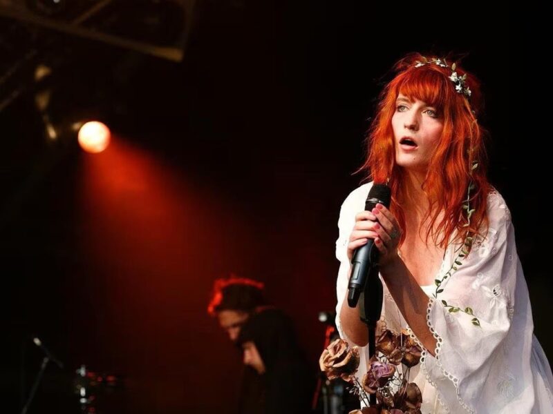 Флоренс Велч захистила український прапор на концерті у Празі