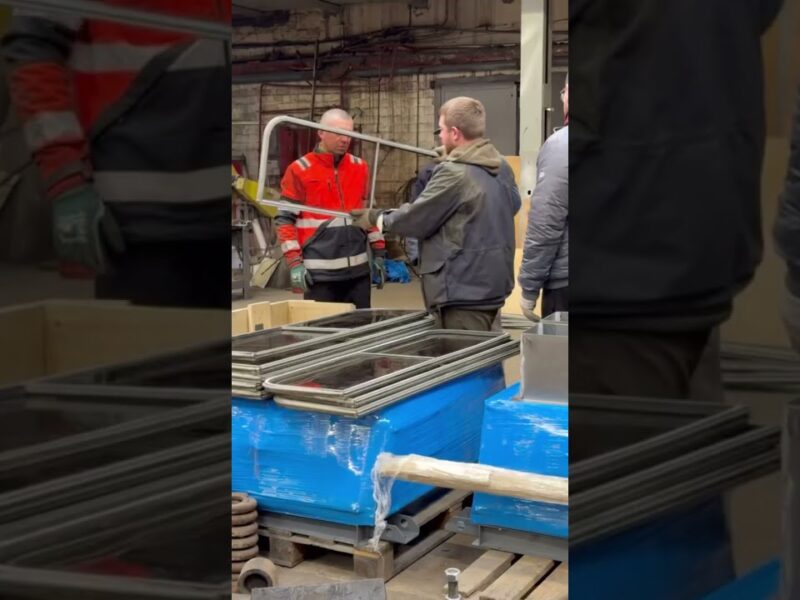 У Києві оновлюють трамваї: у Дарницькому депо капітально ремонтують вагон Tatra T3