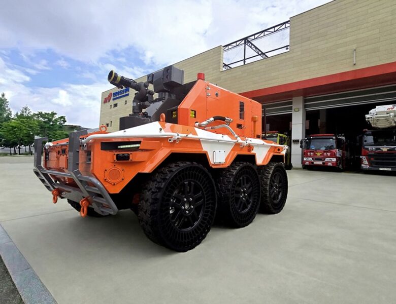 Hyundai створила робота-пожежника, який працює при температурі до 760&deg;C