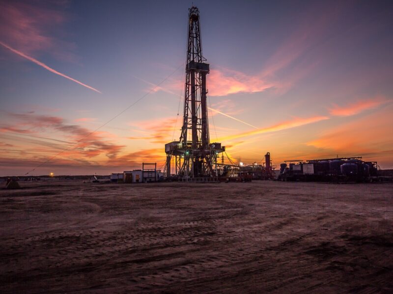 Ірак скоротив видобуток нафти на 60% – ЗМІ