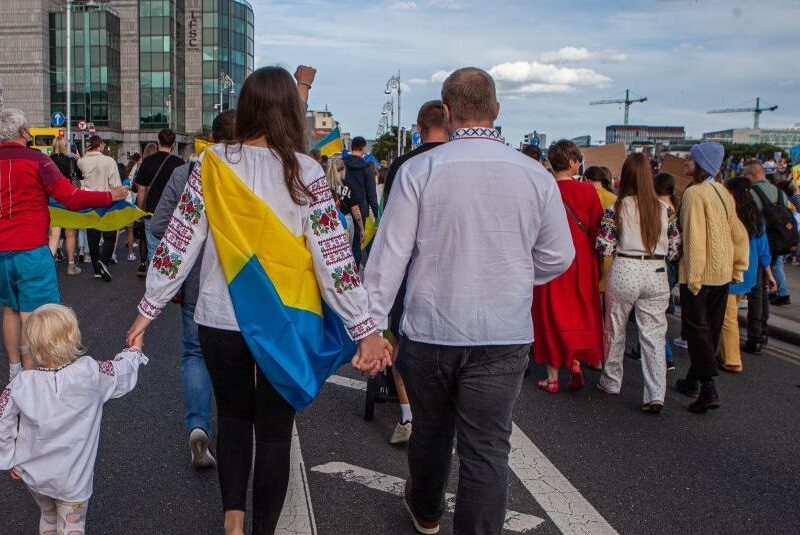 Ірландія планує скоротити допомогу українським біженцям