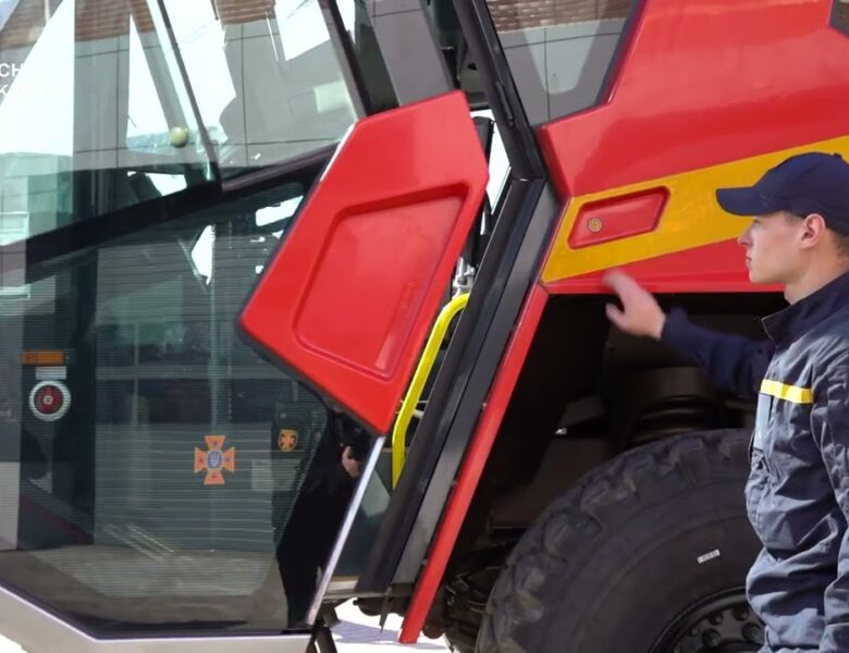 Міжнародна підтримка, що рятує життя: рятувальники ДСНС отримали нові пожежні автомобілі