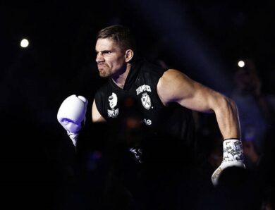 Кікбоксер Верховен налаштовується відстояти всі 12 раундів у бою з Усиком