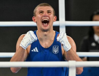 Команда Усика організовує перший професійний бій Хижняка