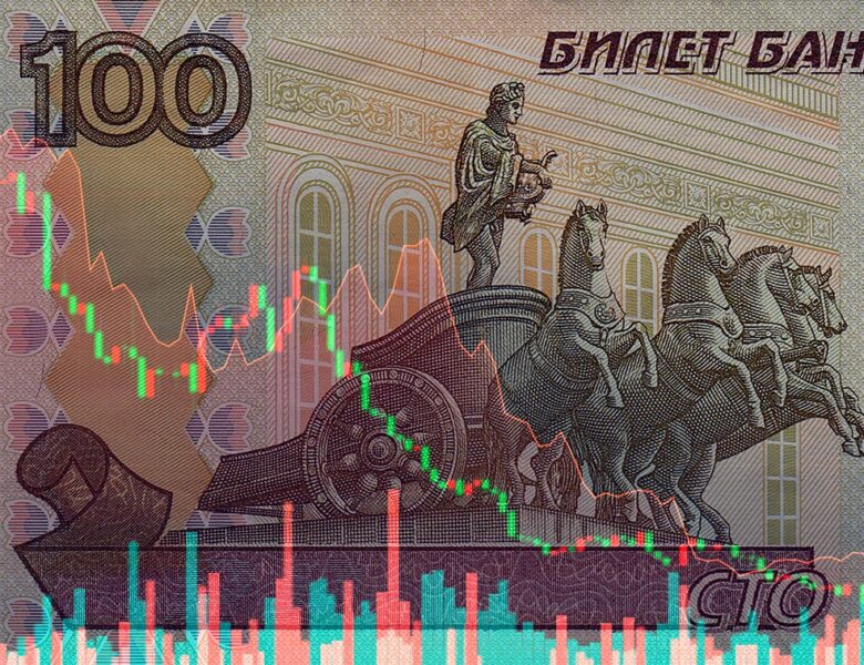 Курс рубля прискорив падіння попри зростання цін на нафту