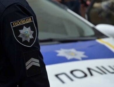 Курсант МВС зробив фото на фоні тіла дівчинки у Дніпрі